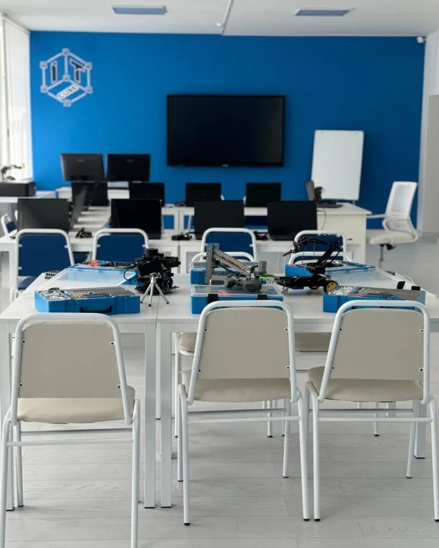 Лаборатория IT-куба: Робототехника