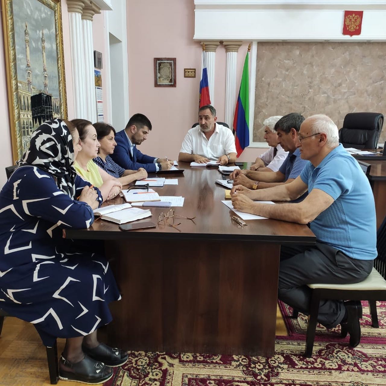 В аграрно-экономическом колледже под руководством исполняющего обязанности директора Даибова Марата Арсланалиевича состоялось совещание с участием заместителей директора и заведующими отделений.